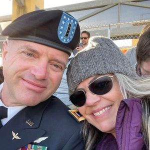 Meet your Posher, Sjoy